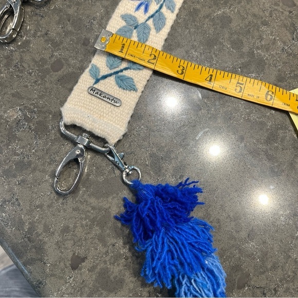 Makantu Purse Strap Handle Sheep Wool Ivory & Blue Floral Tassle Embroidered - Picture 7 of 7